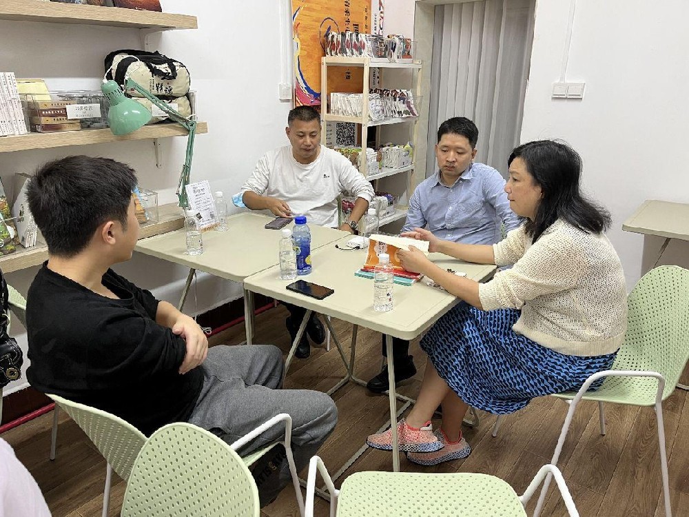 渝惠达社工人员访问两江新区人和街道邢家桥社区便民服务中心
